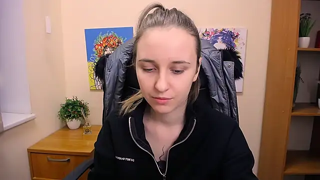 Snapshot of _Nicole_new chatting on February 24, 2025, 12:37 pm  Nicole new online show from February 24, 2025, 12:37 pm