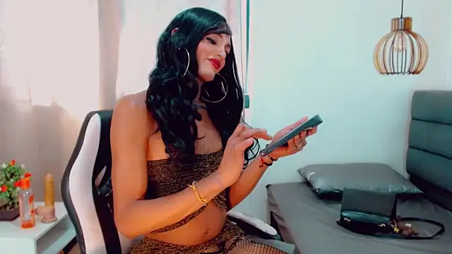 Snapshot of Oriana_braom chatting on January 18, 2025, 7:37 pm Oriana braom online show from January 18, 2025, 7:37 pm