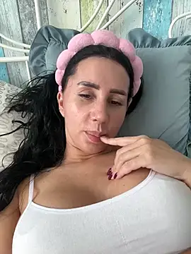 Snapshot of AnaRhodes chatting on March 16, 2025, 8:54 am AnaRhodes online show from March 16, 2025, 8:54 am