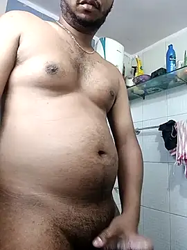 Snapshot of Mmm992170 chatting on January 24, 2025, 4:37 am Mmm992170 online show from January 24, 2025, 4:37 am