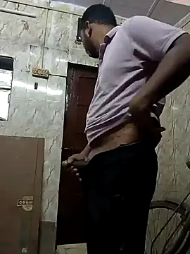 Snapshot of Mmm992170 chatting on February 1, 2025, 8:39 am Mmm992170 online show from February 1, 2025, 8:39 am