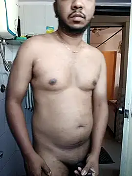 Snapshot of Mmm992170 chatting on February 18, 2025, 7:54 am Mmm992170 online show from February 18, 2025, 7:54 am