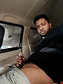 Snapshot of Mmm992170 chatting on March 21, 2025, 11:33 am Mmm992170 online show from March 21, 2025, 11:33 am