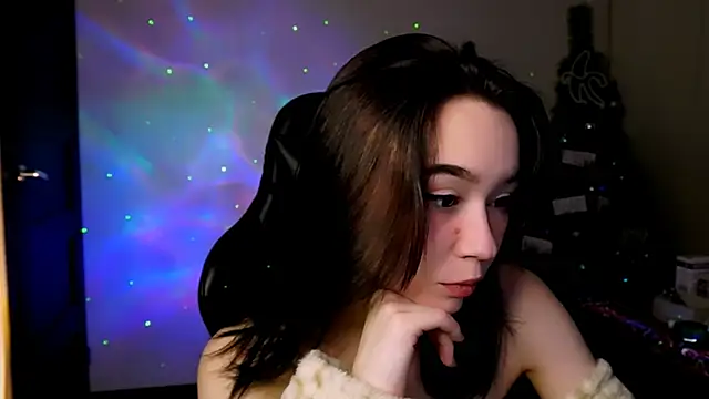 Snapshot of Kimiko__ chatting on January 19, 2025, 1:00 am Kimiko online show from January 19, 2025, 1:00 am