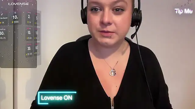 Snapshot of NaughtyWifeUK chatting on January 5, 2025, 3:13 pm NaughtyWifeUK online show from January 5, 2025, 3:13 pm