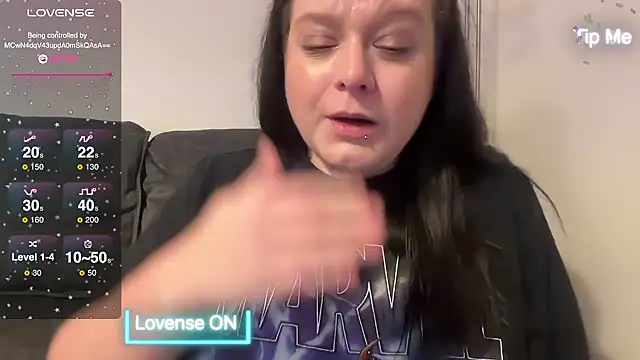 Snapshot of NaughtyWifeUK chatting on January 26, 2025, 12:26 am NaughtyWifeUK online show from January 26, 2025, 12:26 am