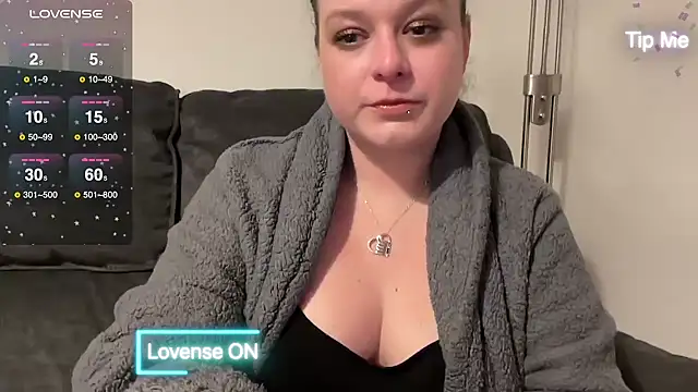 Snapshot of NaughtyWifeUK chatting on February 28, 2025, 11:23 pm NaughtyWifeUK online show from February 28, 2025, 11:23 pm