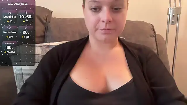 Snapshot of NaughtyWifeUK chatting on October 10, 2025, 10:03 am NaughtyWifeUK online show from October 10, 2025, 10:03 am