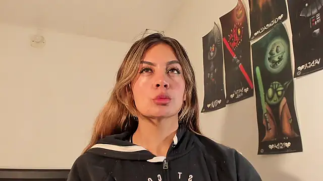 Snapshot of AZULAEVANSS chatting on September 17, 2025, 11:17 pm AZULAEVANSS online show from September 17, 2025, 11:17 pm