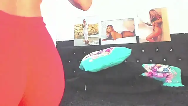 Snapshot of doll_celeste20 chatting on March 6, 2025, 7:43 pm doll celeste20 online show from March 6, 2025, 7:43 pm