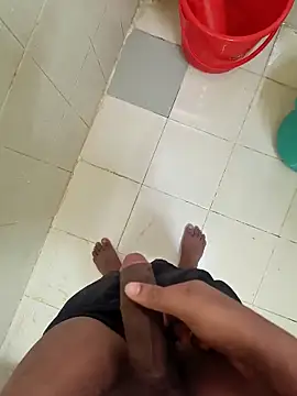 Snapshot of loveme99004 chatting on October 12, 2025, 2:54 am loveme99004 online show from October 12, 2025, 2:54 am