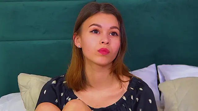 Snapshot of PollyLanders chatting on February 19, 2025, 3:27 pm PollyLanders online show from February 19, 2025, 3:27 pm