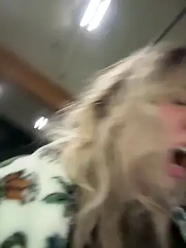 Snapshot of M1ssyk1ssy chatting on December 29, 2024, 9:09 pm M1ssyk1ssy online show from December 29, 2024, 9:09 pm