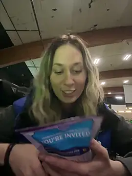 Snapshot of M1ssyk1ssy chatting on December 31, 2024, 10:45 pm M1ssyk1ssy online show from December 31, 2024, 10:45 pm