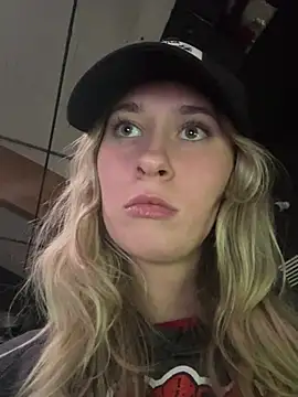 Snapshot of M1ssyk1ssy chatting on January 4, 2025, 3:07 am M1ssyk1ssy online show from January 4, 2025, 3:07 am