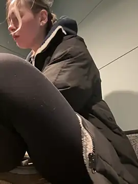 Snapshot of M1ssyk1ssy chatting on January 9, 2025, 5:00 pm M1ssyk1ssy online show from January 9, 2025, 5:00 pm