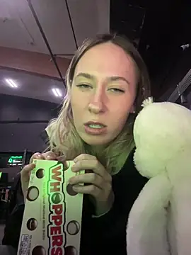 Snapshot of M1ssyk1ssy chatting on January 12, 2025, 9:29 pm M1ssyk1ssy online show from January 12, 2025, 9:29 pm