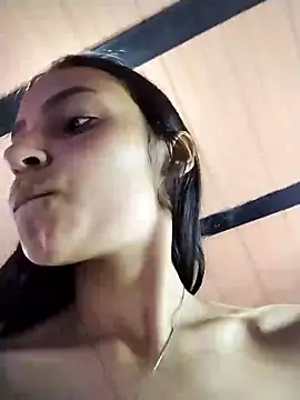 Snapshot of emma_ambar chatting on March 14, 2025, 4:43 am emma ambar online show from March 14, 2025, 4:43 am