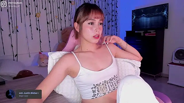 Snapshot of alice_guerin_ chatting on January 12, 2025, 5:34 am alice guerin online show from January 12, 2025, 5:34 am