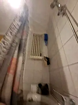 Snapshot of Warumnicht1980 chatting on March 8, 2025, 2:01 am Warumnicht1980 online show from March 8, 2025, 2:01 am