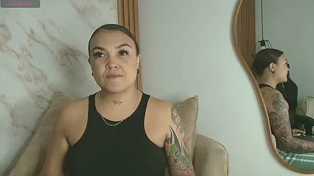 Snapshot of lyn_adamns chatting on October 8, 2025, 1:14 am lyn adamns online show from October 8, 2025, 1:14 am