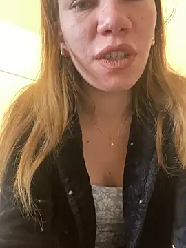 EvaRush online show from February 4, 2025, 9:28 am