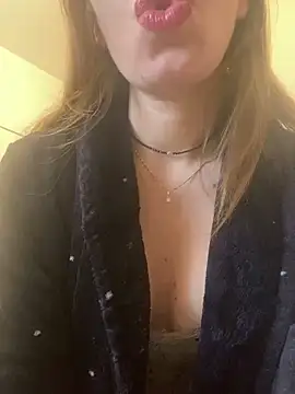 EvaRush online show from February 28, 2025, 8:20 am