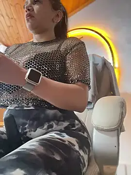 Snapshot of Milff_parkerrr chatting on January 22, 2025, 11:45 am Milff parkerrr online show from January 22, 2025, 11:45 am