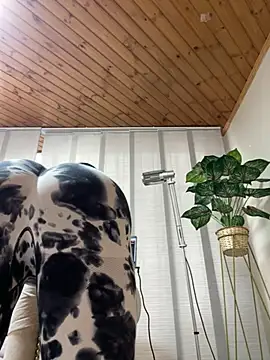 Snapshot of Milff_parkerrr chatting on March 7, 2025, 8:55 pm Milff parkerrr online show from March 7, 2025, 8:55 pm