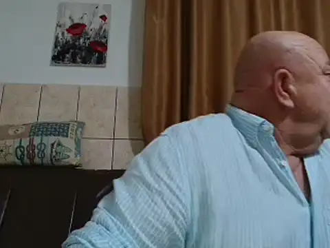 Snapshot of fullballs6 chatting on December 14, 2024, 2:01 am fullballs6 online show from December 14, 2024, 2:01 am