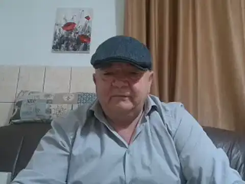 Snapshot of fullballs6 chatting on December 23, 2024, 3:18 am fullballs6 online show from December 23, 2024, 3:18 am