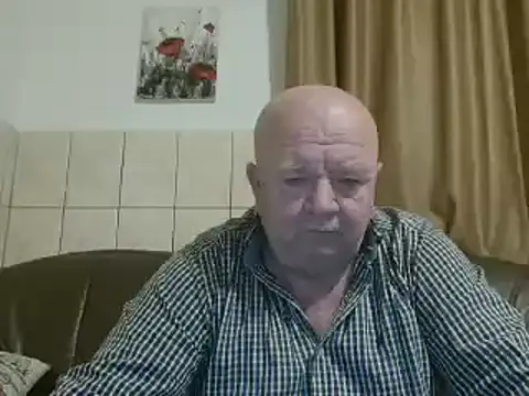 Snapshot of fullballs6 chatting on February 5, 2025, 2:40 am fullballs6 online show from February 5, 2025, 2:40 am