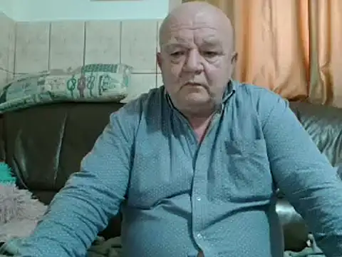 Snapshot of fullballs6 chatting on February 27, 2025, 2:10 pm fullballs6 online show from February 27, 2025, 2:10 pm