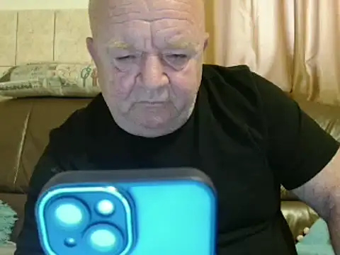 Snapshot of fullballs6 chatting on March 10, 2025, 6:27 am fullballs6 online show from March 10, 2025, 6:27 am