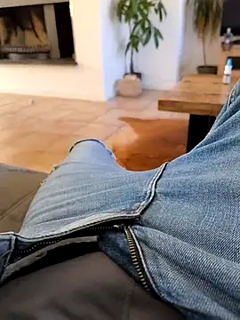 Snapshot of Kevoon991 chatting on March 4, 2025, 3:26 pm Kevoon991 online show from March 4, 2025, 3:26 pm