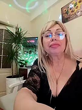 SusieNoreen online show from February 26, 2025, 2:14 pm