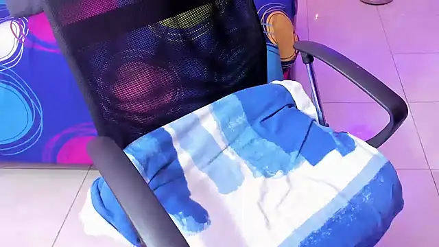 Snapshot of TEE_DIRTY_SQUIRT chatting on January 8, 2025, 11:54 am TEE DIRTY SQUIRT online show from January 8, 2025, 11:54 am