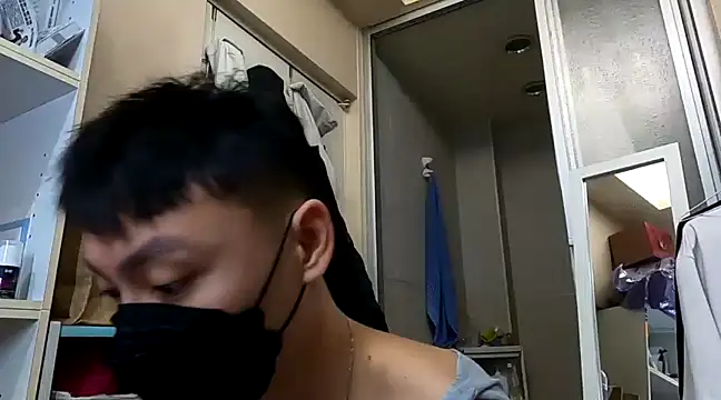 Snapshot of frnk30151 chatting on December 10, 2024, 3:44 pm frnk30151 online show from December 10, 2024, 3:44 pm