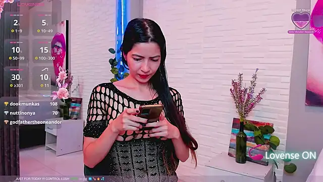 Snapshot of sweetieandjuicyy chatting on January 30, 2025, 9:04 pm sweetieandjuicyy online show from January 30, 2025, 9:04 pm