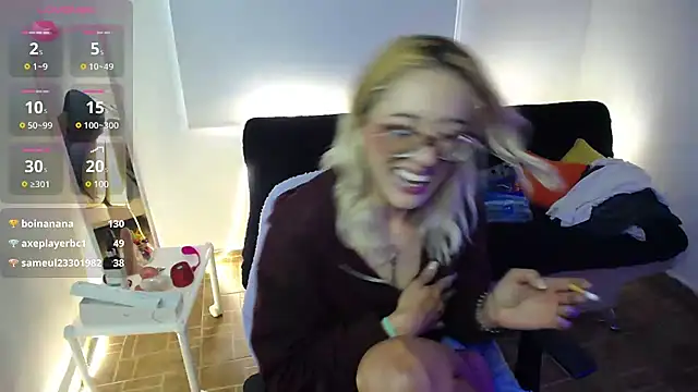 Snapshot of 911Calling chatting on December 10, 2024, 6:49 pm 911Calling online show from December 10, 2024, 6:49 pm