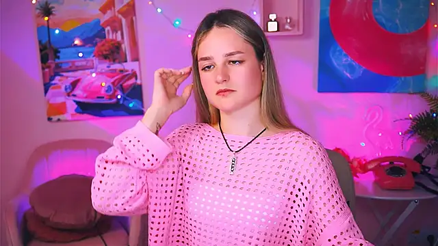 Snapshot of DeboraLarson chatting on December 12, 2024, 10:02 am DeboraLarson online show from December 12, 2024, 10:02 am