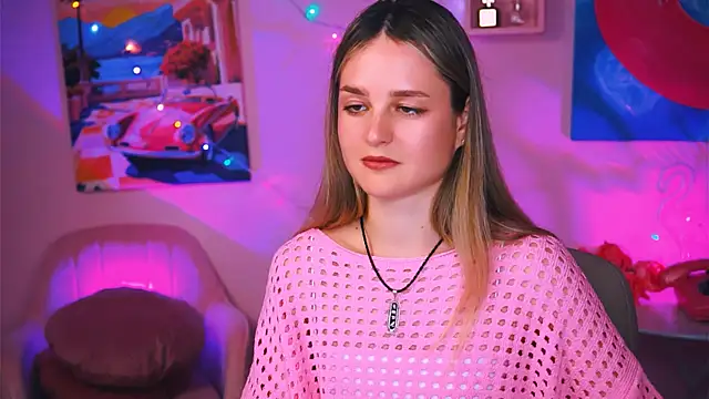 Snapshot of DeboraLarson chatting on December 13, 2024, 1:01 pm DeboraLarson online show from December 13, 2024, 1:01 pm