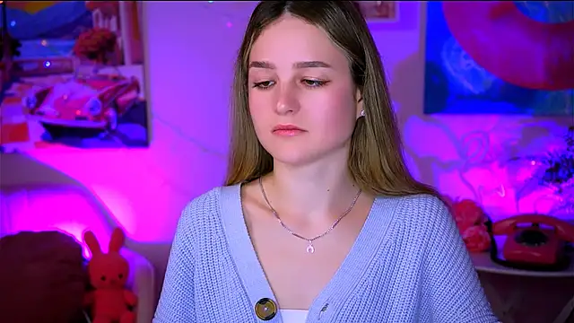 Snapshot of DeboraLarson chatting on February 7, 2025, 3:45 am DeboraLarson online show from February 7, 2025, 3:45 am