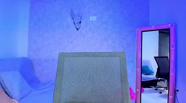 Snapshot of Kerverr_ chatting on December 28, 2024, 3:58 am Kerverr  online show from December 28, 2024, 3:58 am