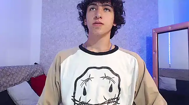 Snapshot of Kerverr_ chatting on February 11, 2025, 9:03 pm Kerverr  online show from February 11, 2025, 9:03 pm