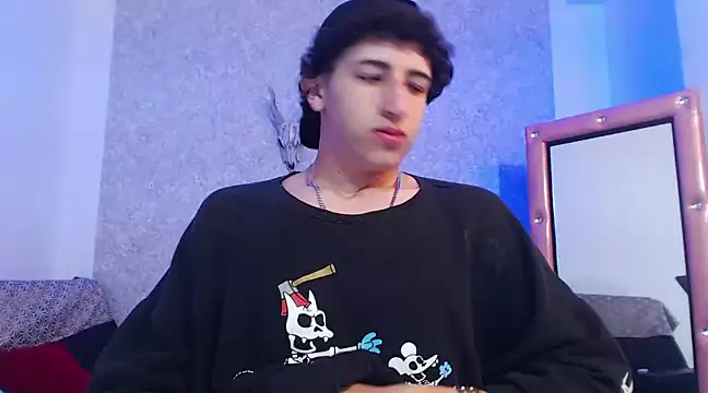 Snapshot of Kerverr_ chatting on February 18, 2025, 4:37 pm Kerverr  online show from February 18, 2025, 4:37 pm