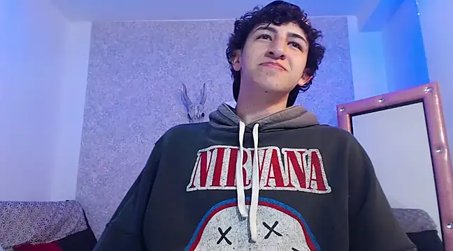 Snapshot of Kerverr_ chatting on February 19, 2025, 1:28 pm Kerverr  online show from February 19, 2025, 1:28 pm