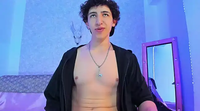 Snapshot of Kerverr_ chatting on March 7, 2025, 3:07 pm Kerverr  online show from March 7, 2025, 3:07 pm