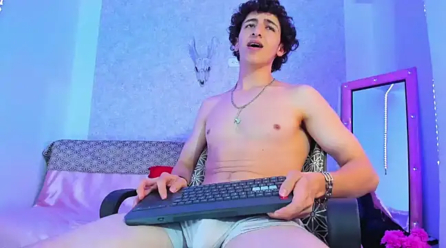 Snapshot of Kerverr_ chatting on March 9, 2025, 1:14 am Kerverr  online show from March 9, 2025, 1:14 am