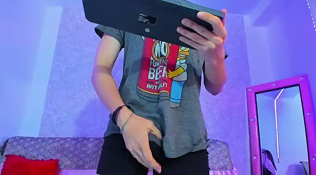 Snapshot of Kerverr_ chatting on March 11, 2025, 1:37 am Kerverr  online show from March 11, 2025, 1:37 am